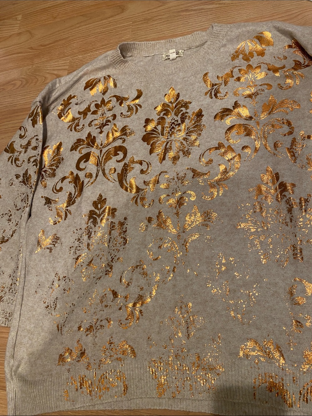 New  One WORLD Knit Sweater with Gold   Accents beautiful large READ